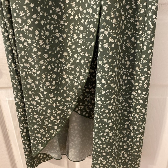 Green flowered midi dress size small - Picture 5 of 6